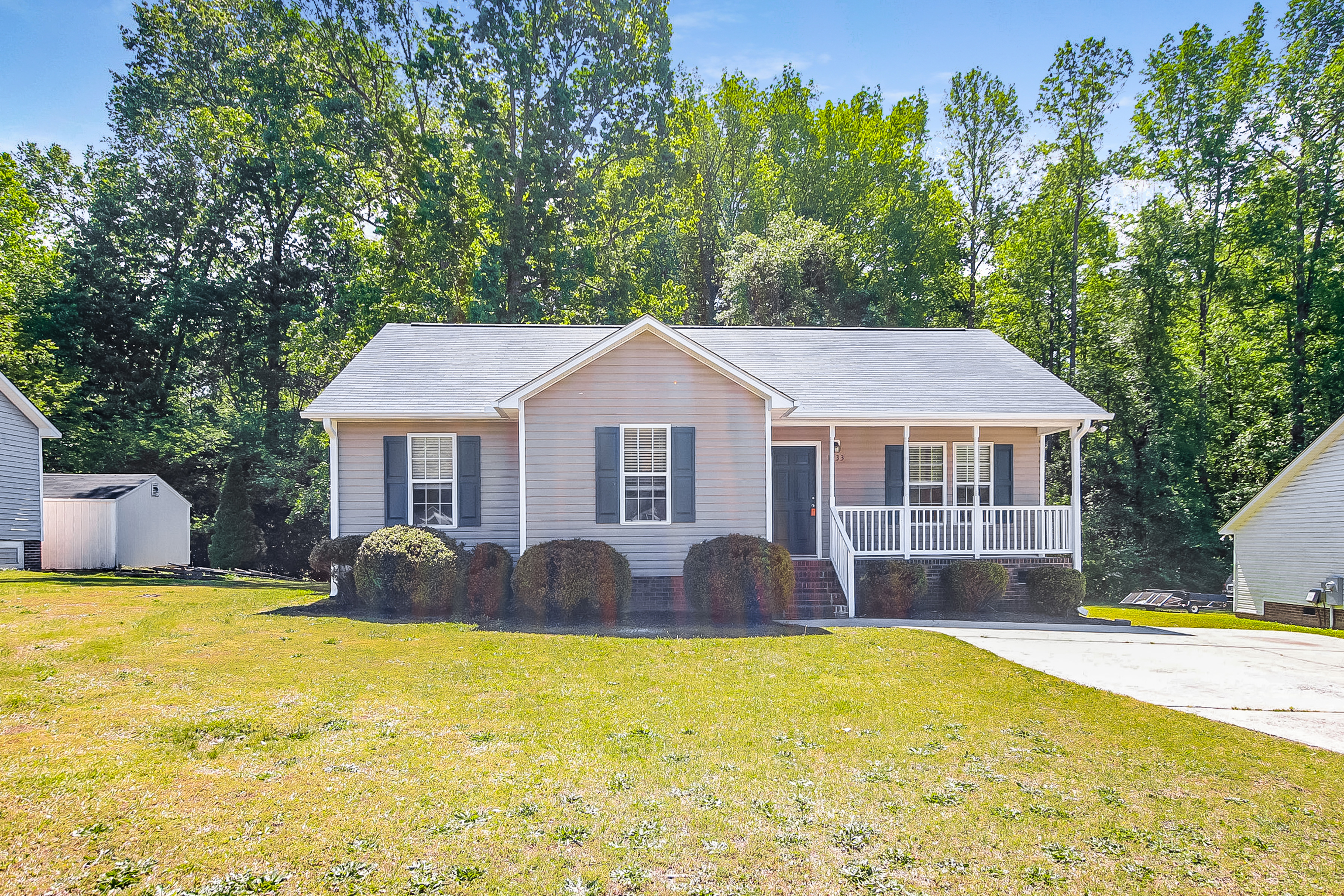 1433 Smokey Mountain Dr Zebulon, NC 27597